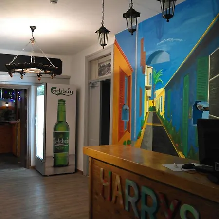 Harrys Larnaca