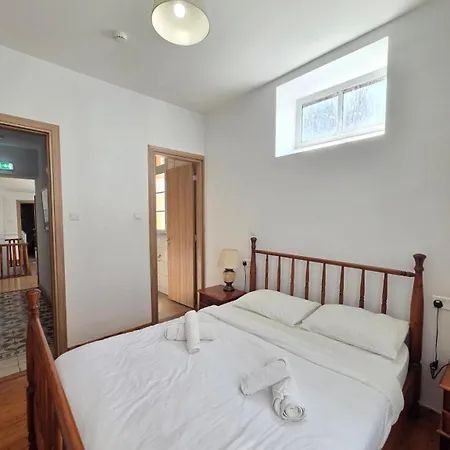 Harrys Guest house *
